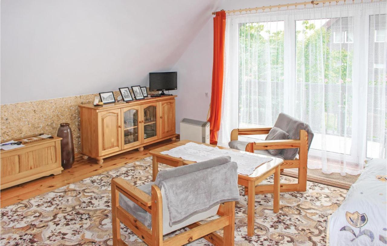 Cozy Apartment In Nowe Warpno With Wifi Extérieur photo