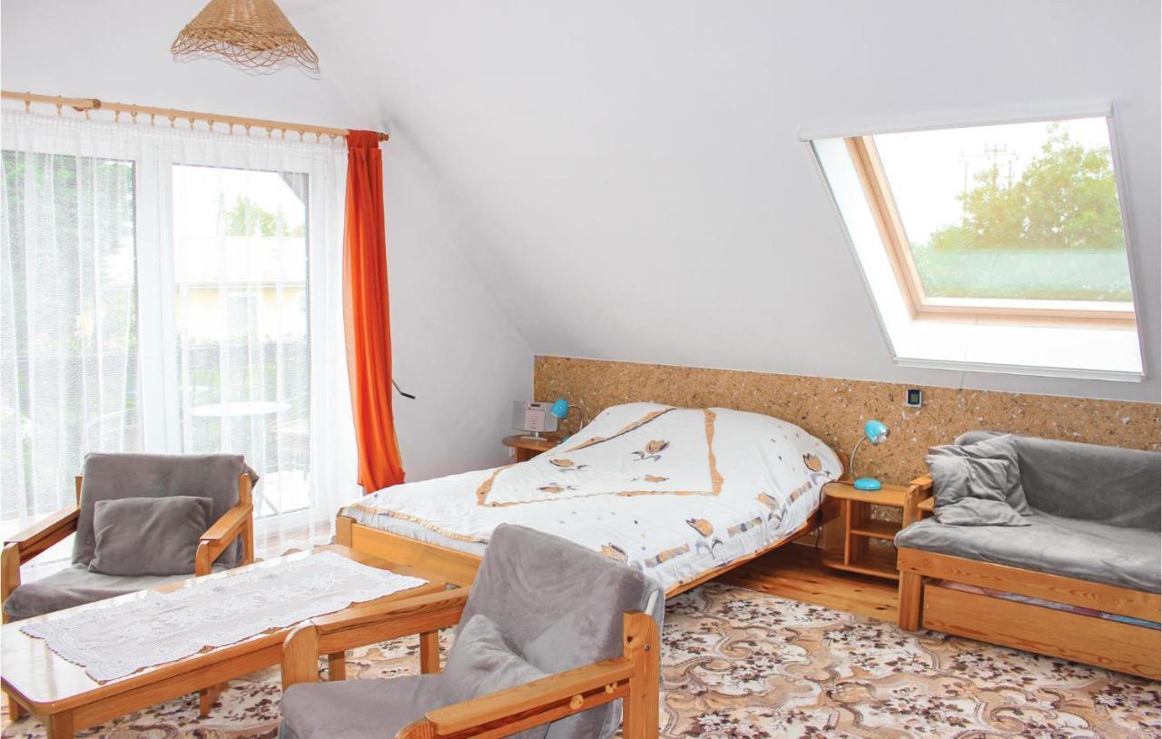 Cozy Apartment In Nowe Warpno With Wifi Extérieur photo